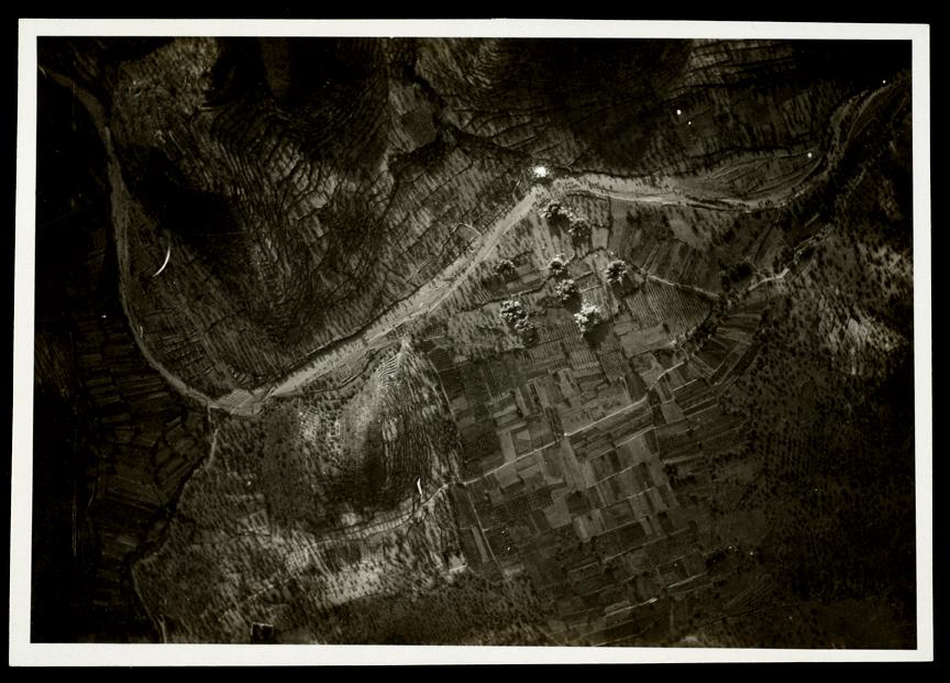 Bombardeig de la Legió Cóndor sobre l’Horta del Pinar d’Artana, vora Rambla, el 4 de juliol de 1938. (Arxiu fotogràfic del Centre d’Història Contemporània de Catalunya)
