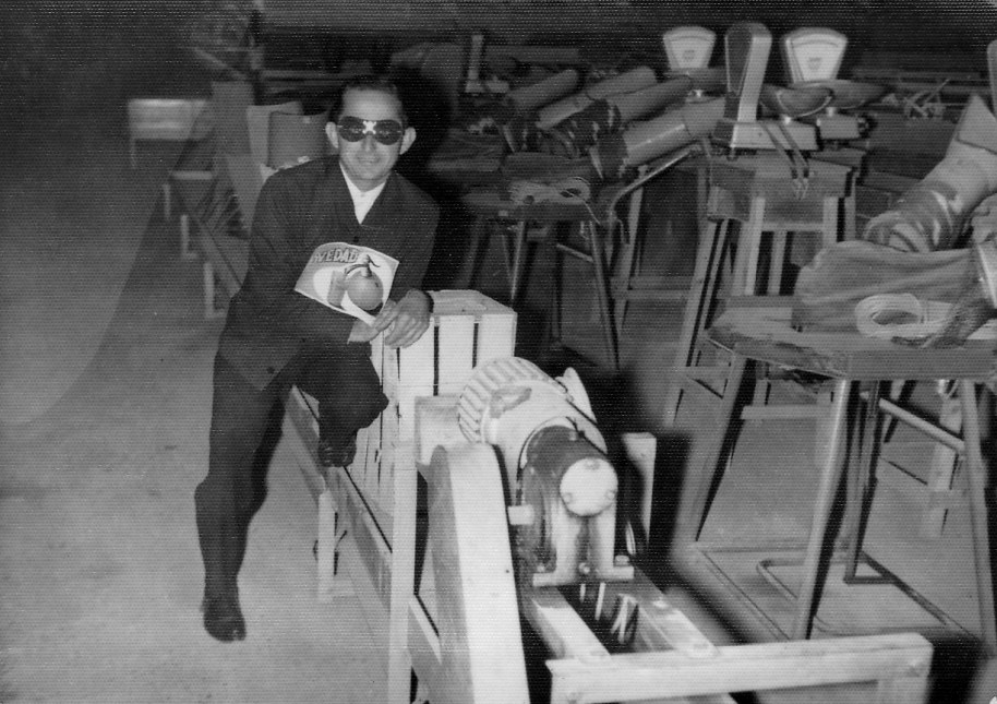 José Silvestre a "l'almacén" d'una cooperativa