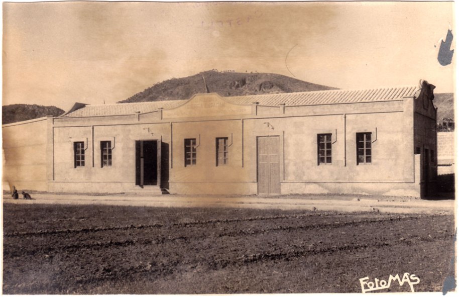 Vista exterior de l'edifici.  "Almazara Sierra Espadán".