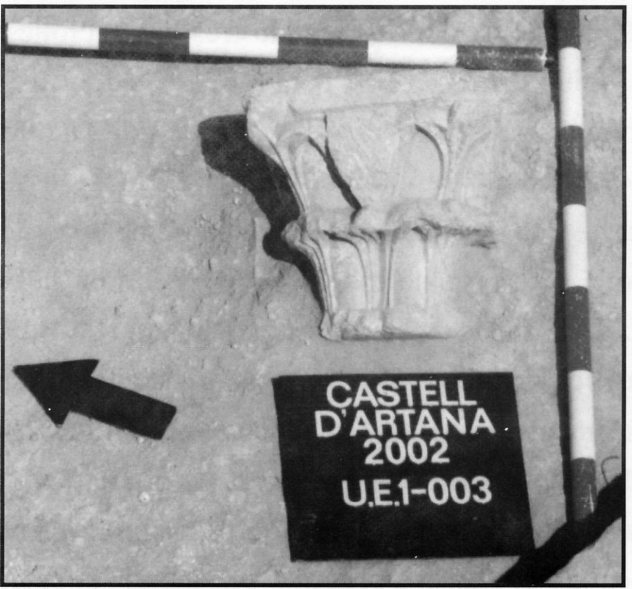 Fig. 17. Capitel con escudo de la familia Romea