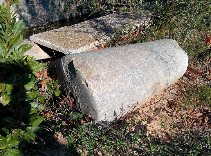 Desapareguda, era de terra com demostra el rul·lo que hi ha