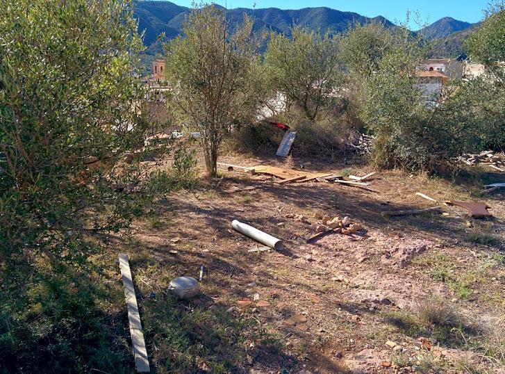 Era nº 8: Ubicació 39.893-0.256 (Nova).  Recuperable; es veuen les runes d’alguna pallissa